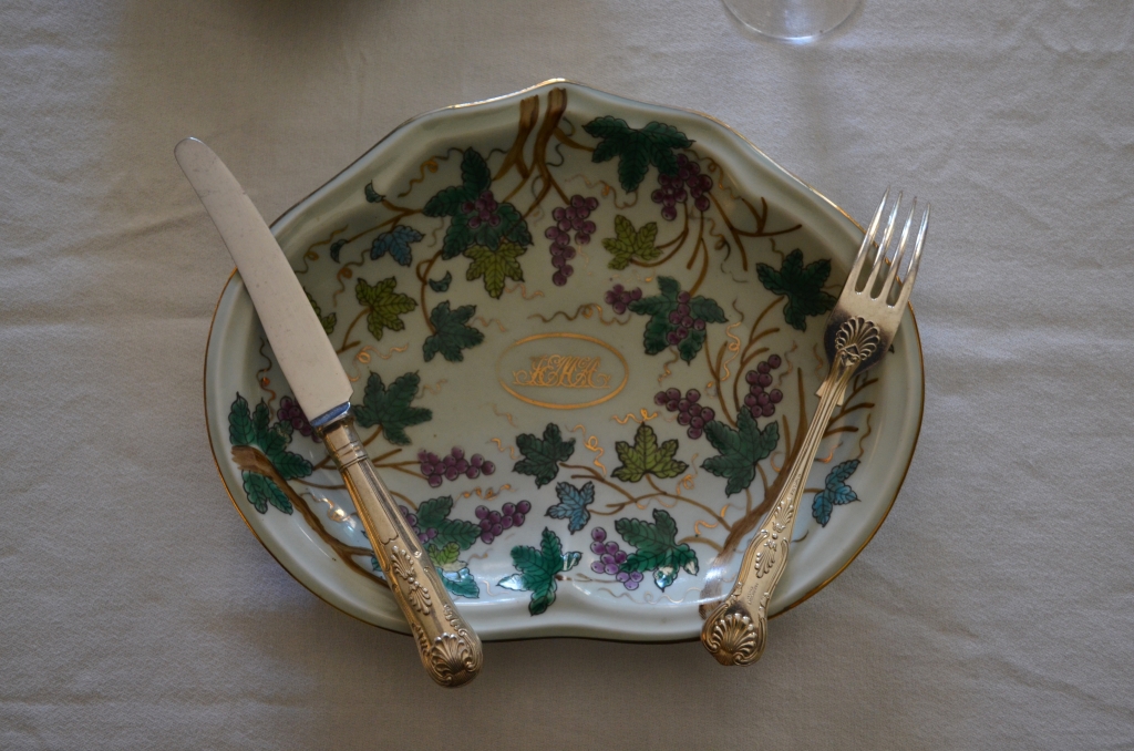 Examples of Victorian table talk using dessert ware