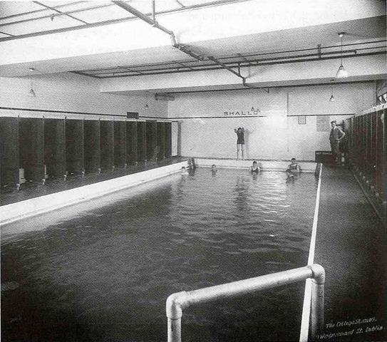 The pool for the workers at the Jacobs factory_Photo © www jacobs1916 com